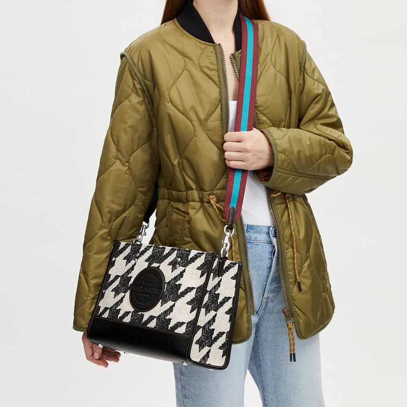 Сумка COACH Dempsey 29 - изображение 4