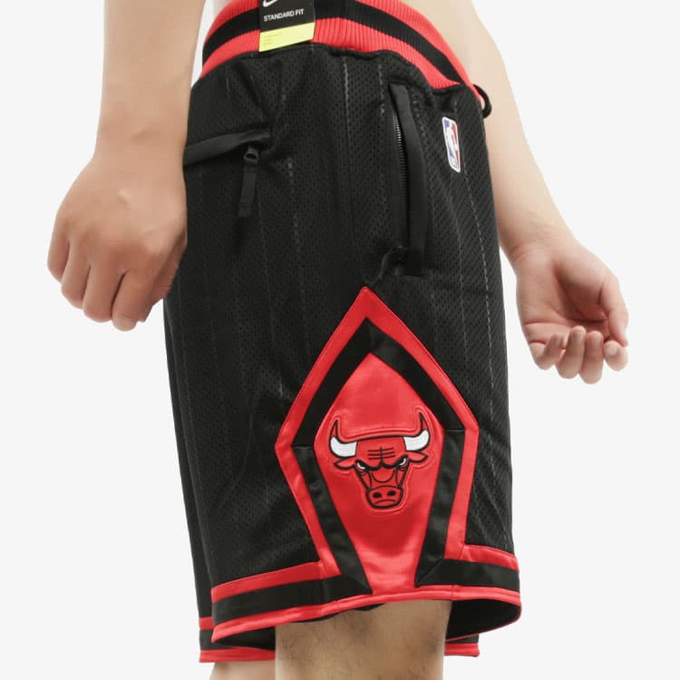 Баскетбольные шорты Nike Bulls Courtside Statement Edition - изображение 5