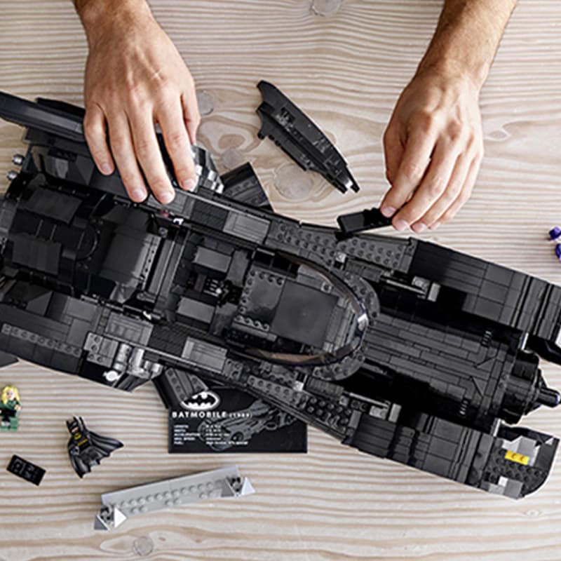 Конструктор LEGO DC Batman 1989 Batmobile 76139 - изображение 4