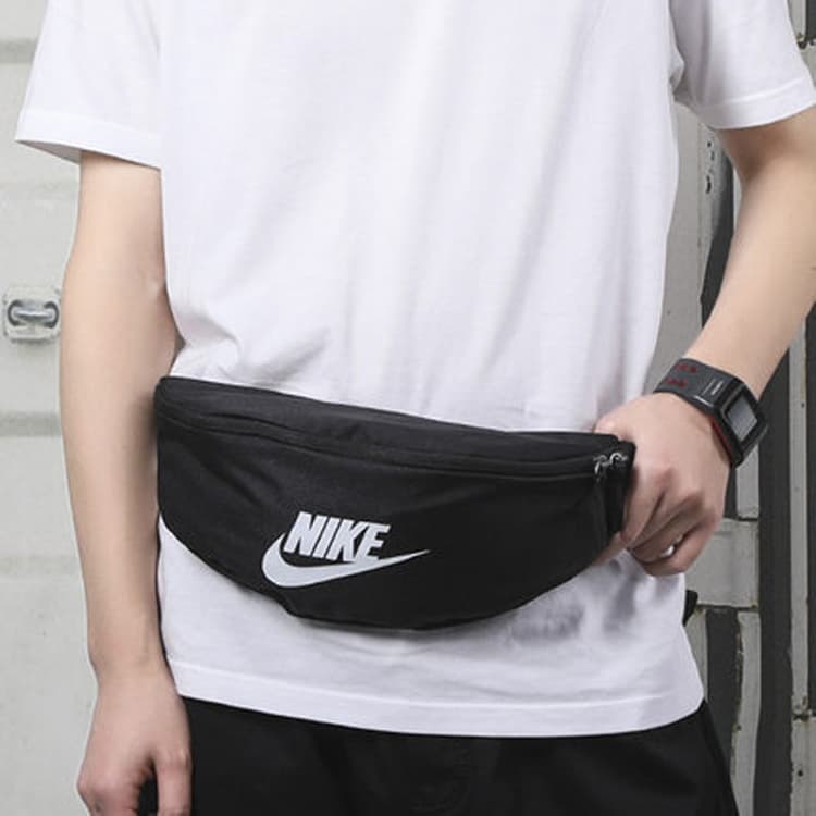 Поясная сумка Nike Waist Bag Black - изображение 4