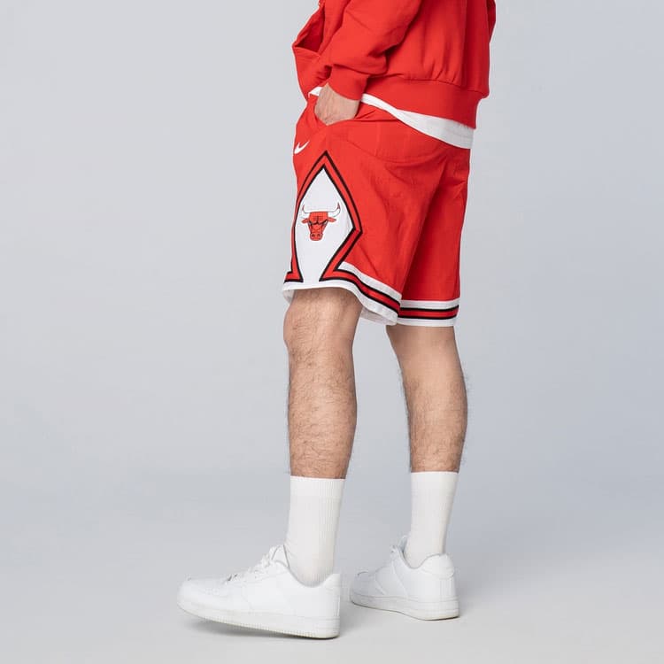 Баскетбольные шорты Nike Courtside Heritage NBA Shorts Red - изображение 5