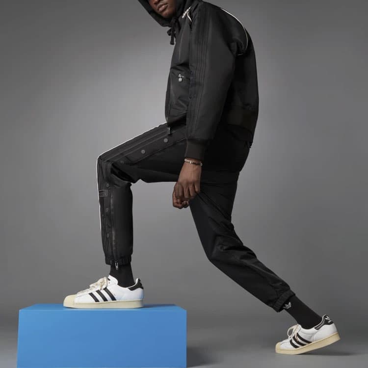 Спортивная одежда adidas Blue Version Track Pants - изображение 5
