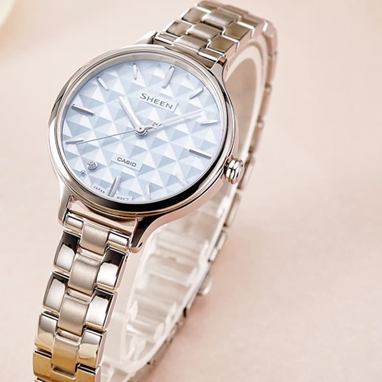 Часы CASIO SHEEN SHE-4545D-2AUPR-person - изображение 4
