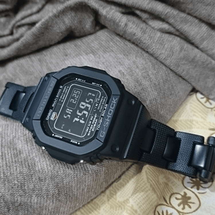 Часы Casio G-Shock GW-M5610-1B - изображение 9