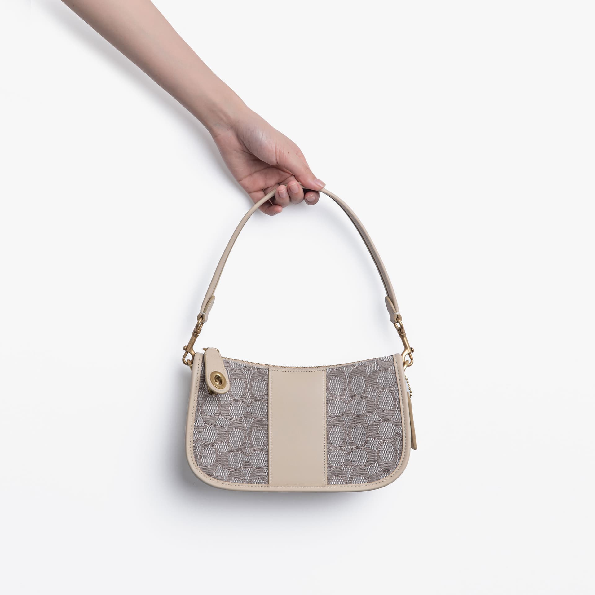 Мини-сумка COACH Swinger 23 - изображение 5