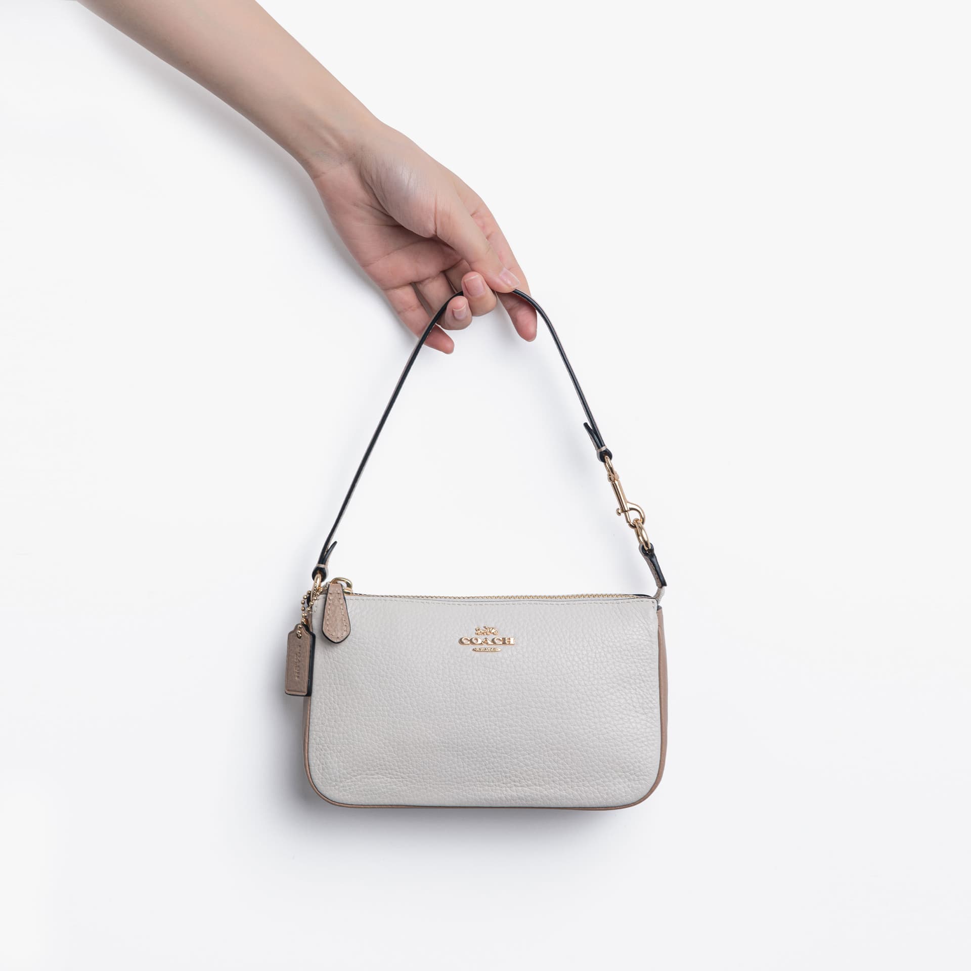 Сумка COACH Nolita 19 - изображение 4