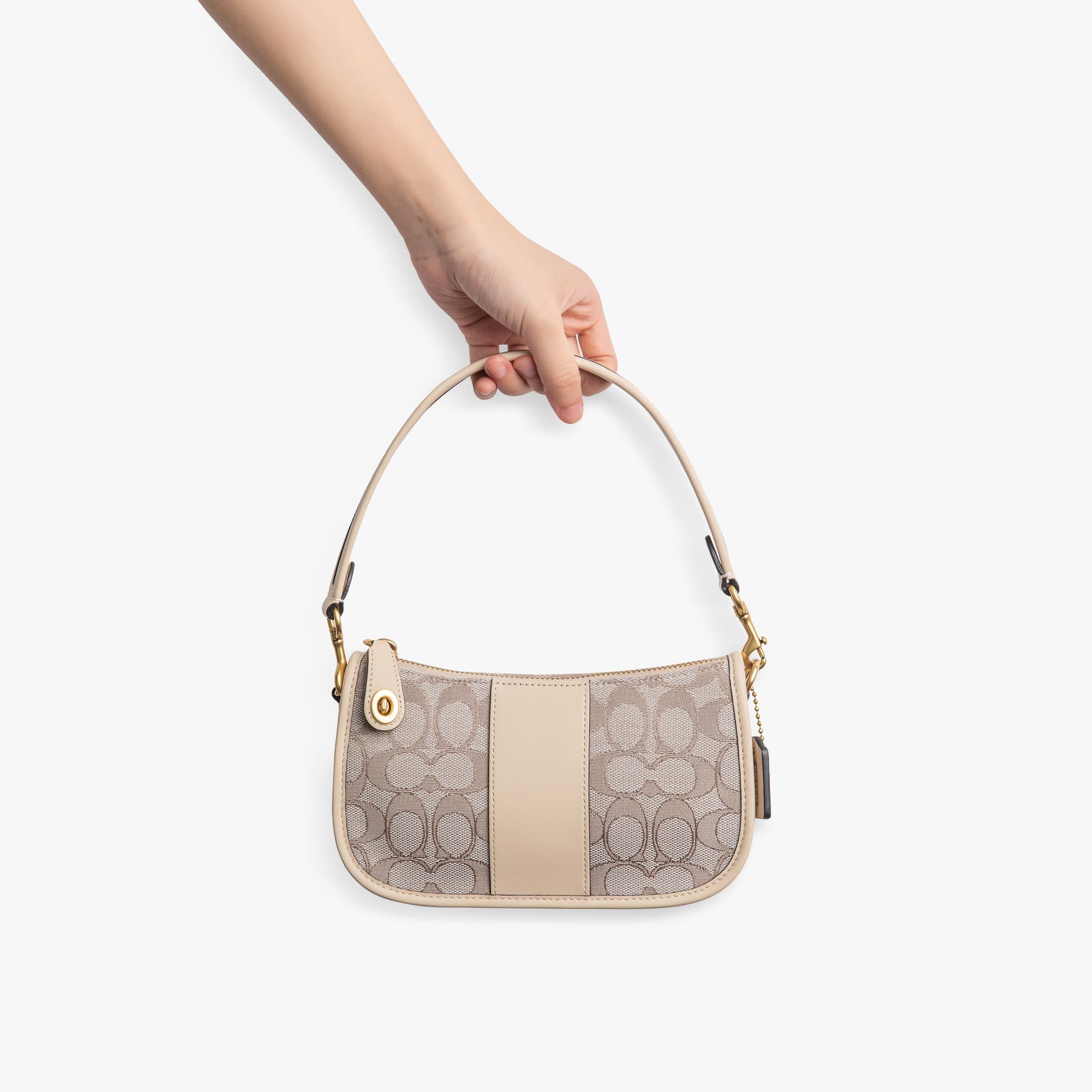 Мини-сумка COACH Swinger 20 - изображение 5