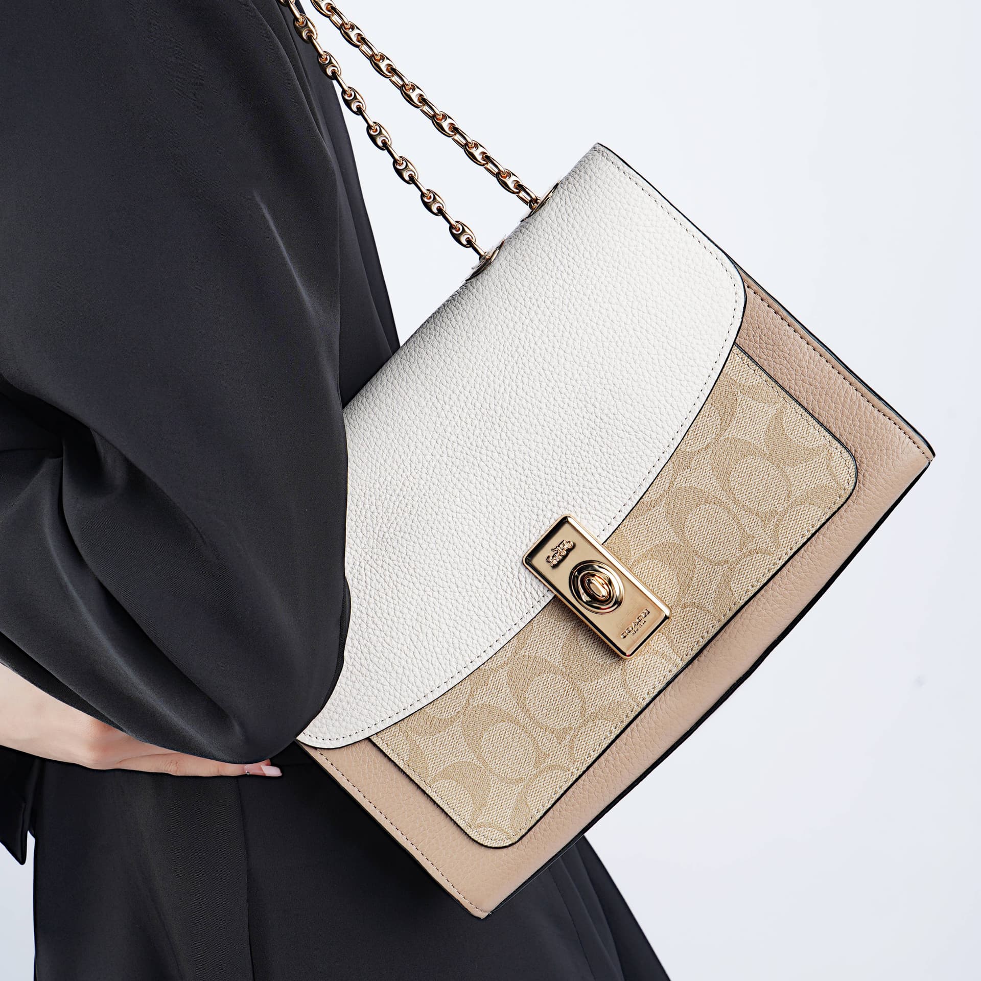 Сумка Coach Lane 26 Canvas Chain Bag Medium White Khaki - изображение 7