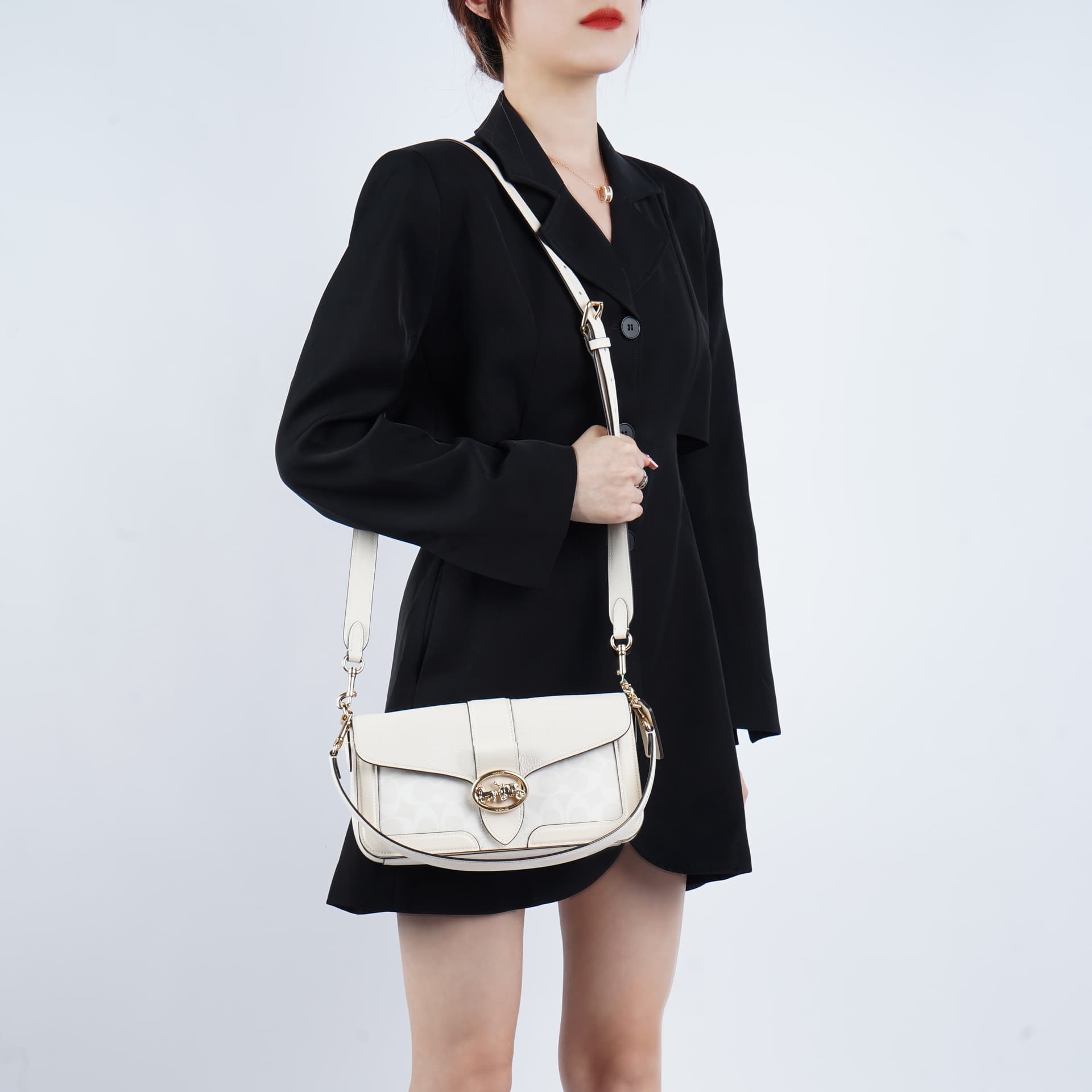 Мини-сумка COACH Georgie 27 - изображение 3