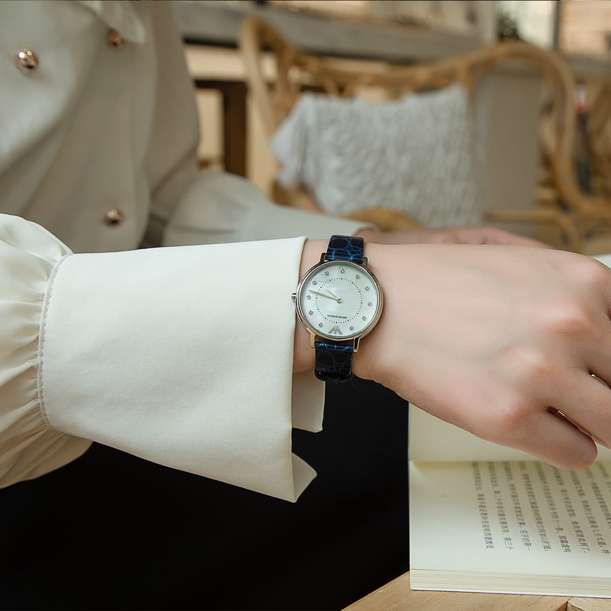 Механические часы EMPORIO ARMANI 32mm AR11095 - изображение 3