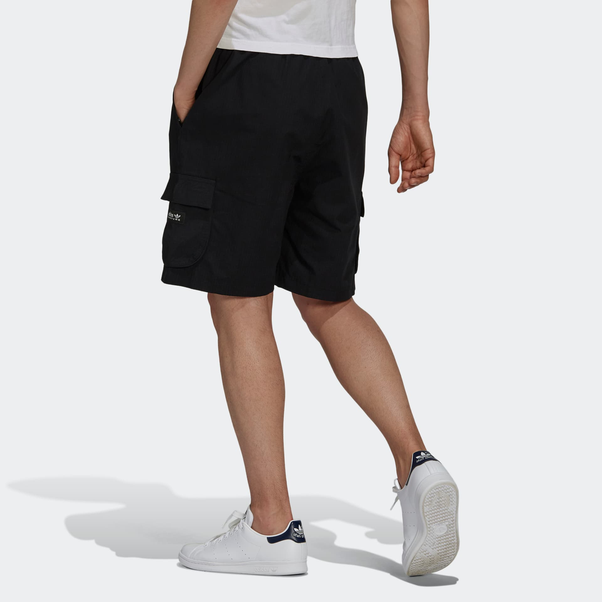 Тренировочные штаны adidas Originals Cargo Shorts - изображение 3