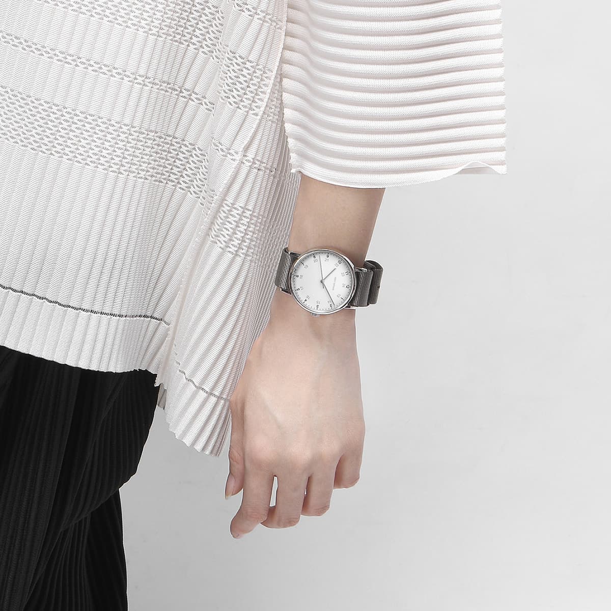 Часы ISSEY MIYAKE F 50 39mm NYAJ003Y - изображение 5