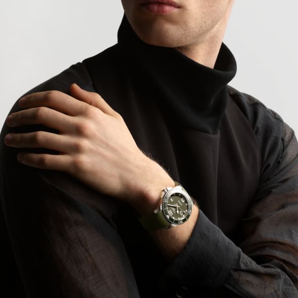 Часы Longines Conquest L3.782.4.06.9 - изображение 5