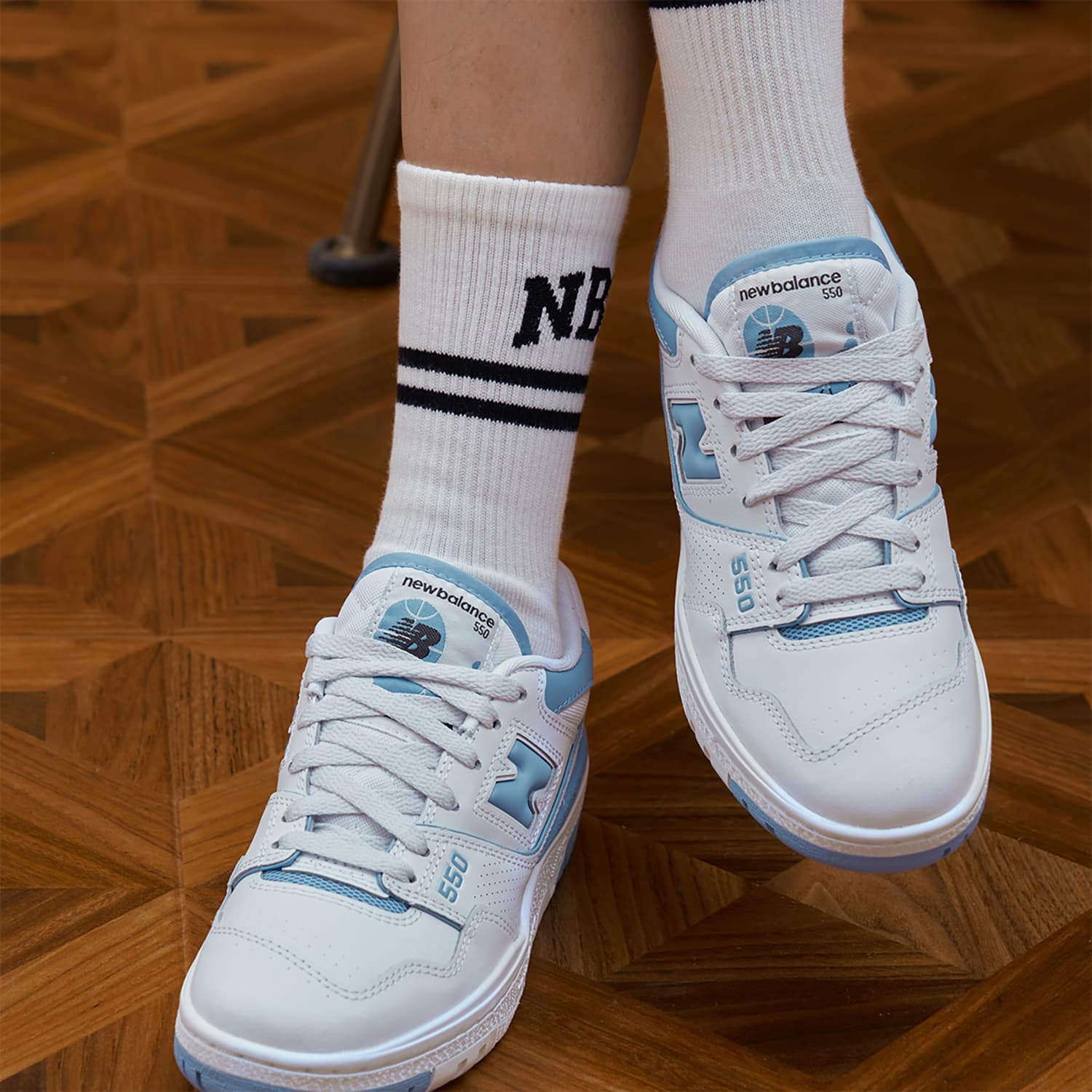 Ретро баскетбольные кроссовки New Balance 550 Light Blue White - изображение 10
