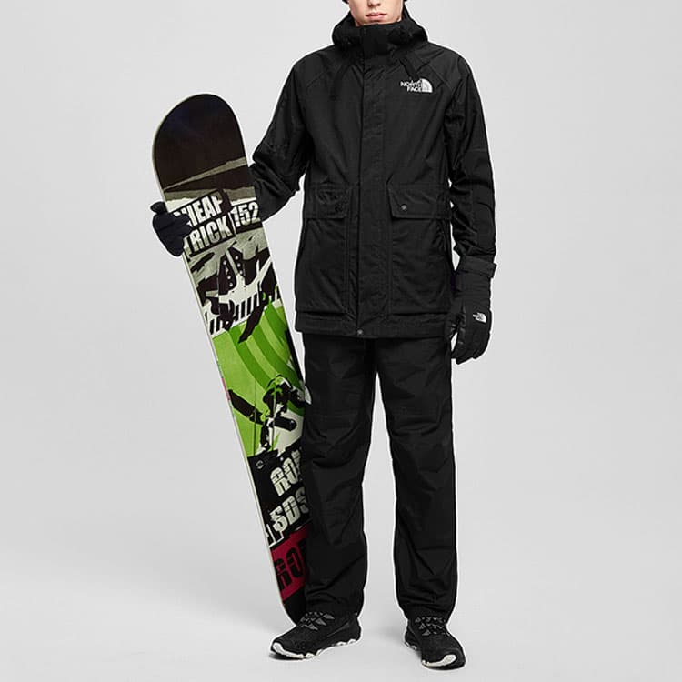Демисезонная куртка THE NORTH FACE - изображение 4