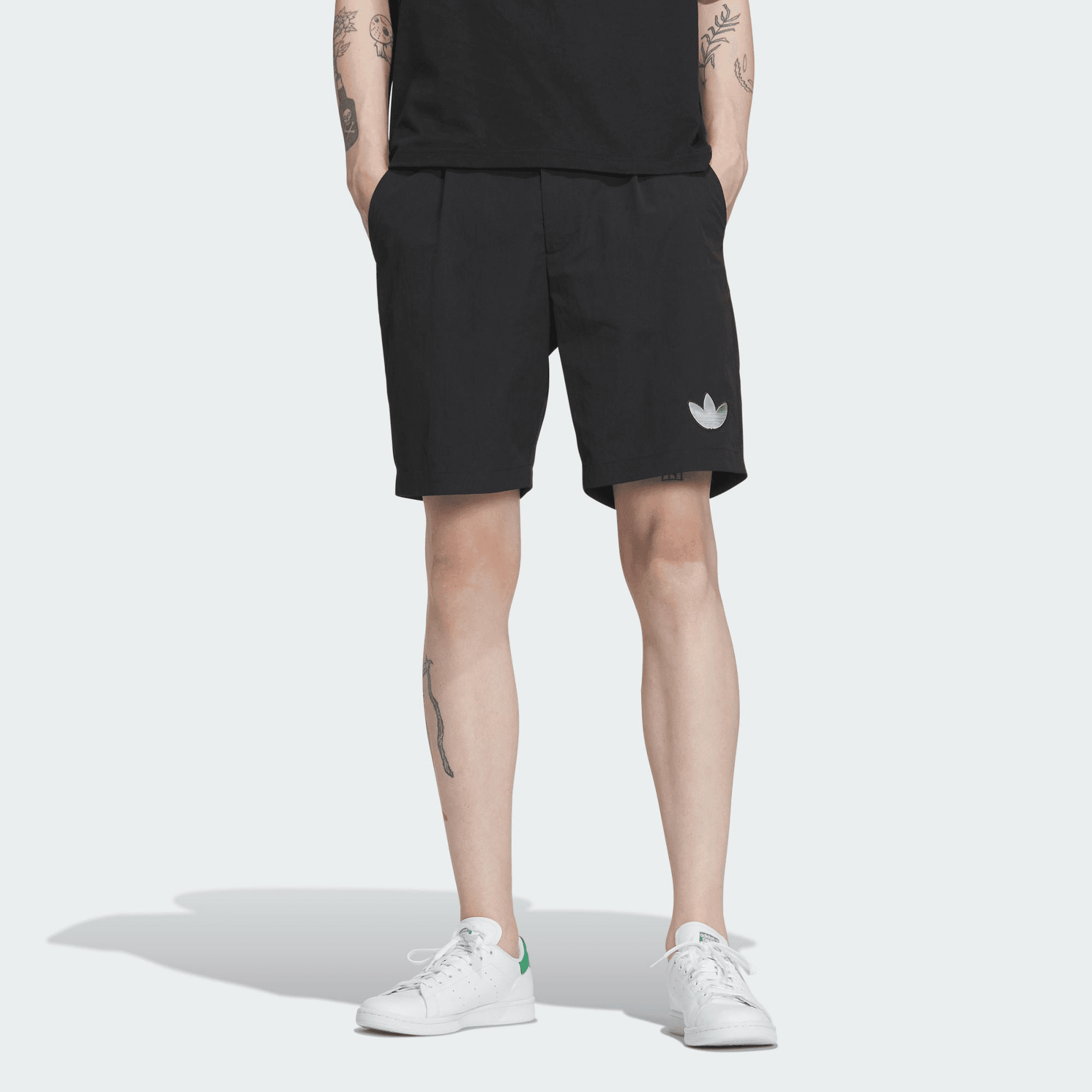 Тренировочные штаны adidas Originals Woven Shorts - изображение 2