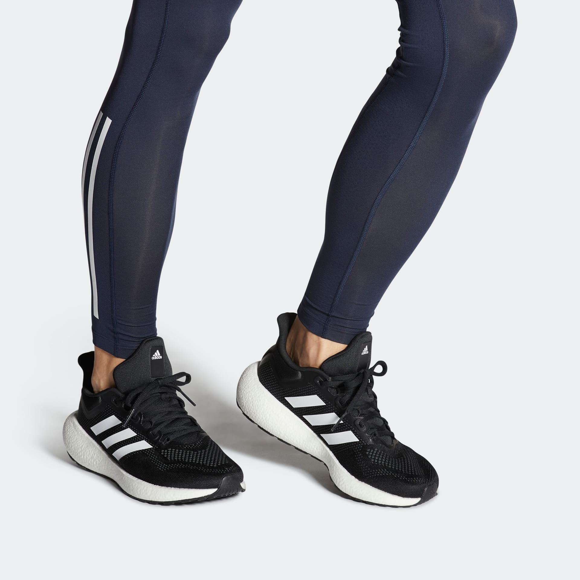Кроссовки для бега adidas Pureboost 22 - изображение 7