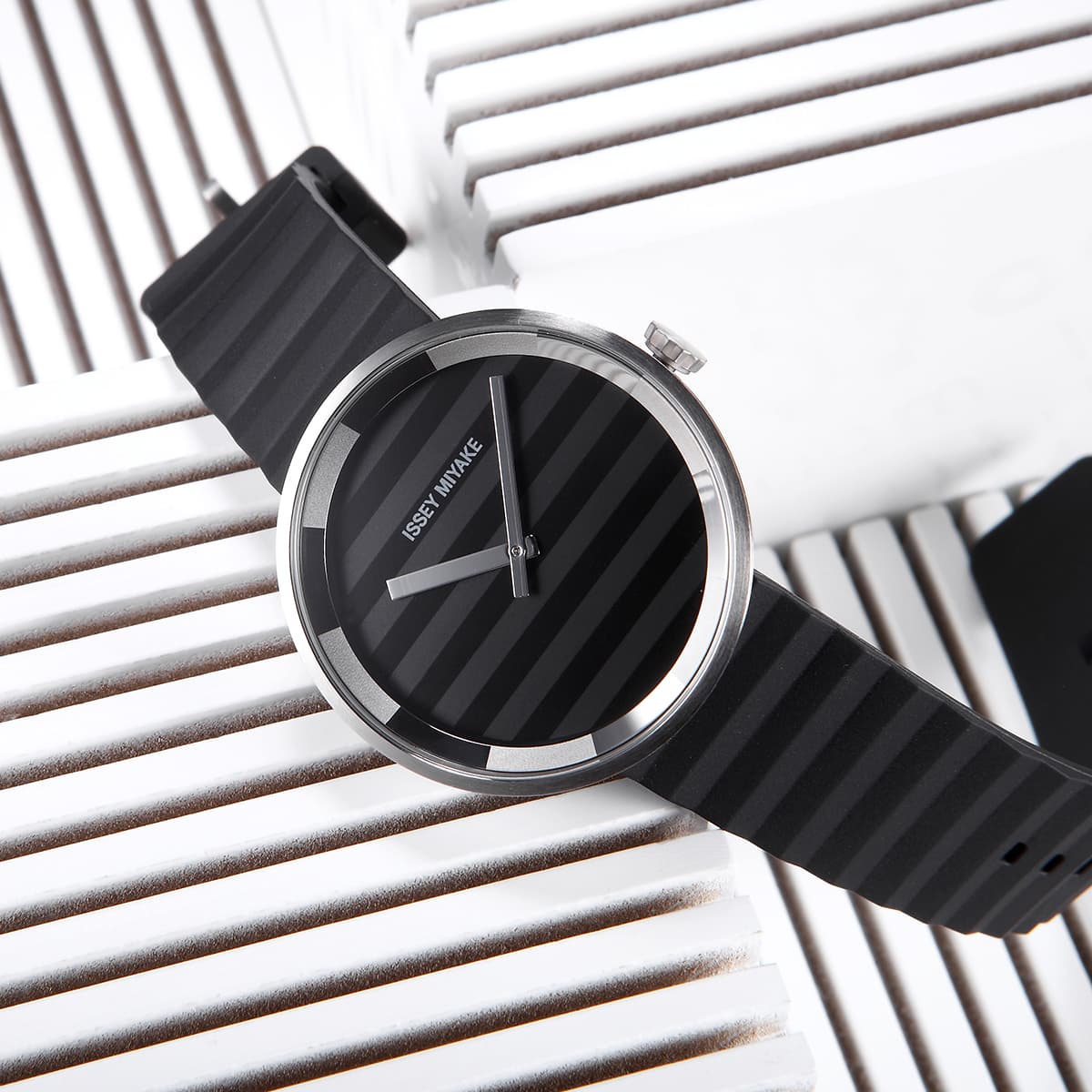 Часы ISSEY MIYAKE PLEASE 39.5mm SILAAA01 - изображение 2