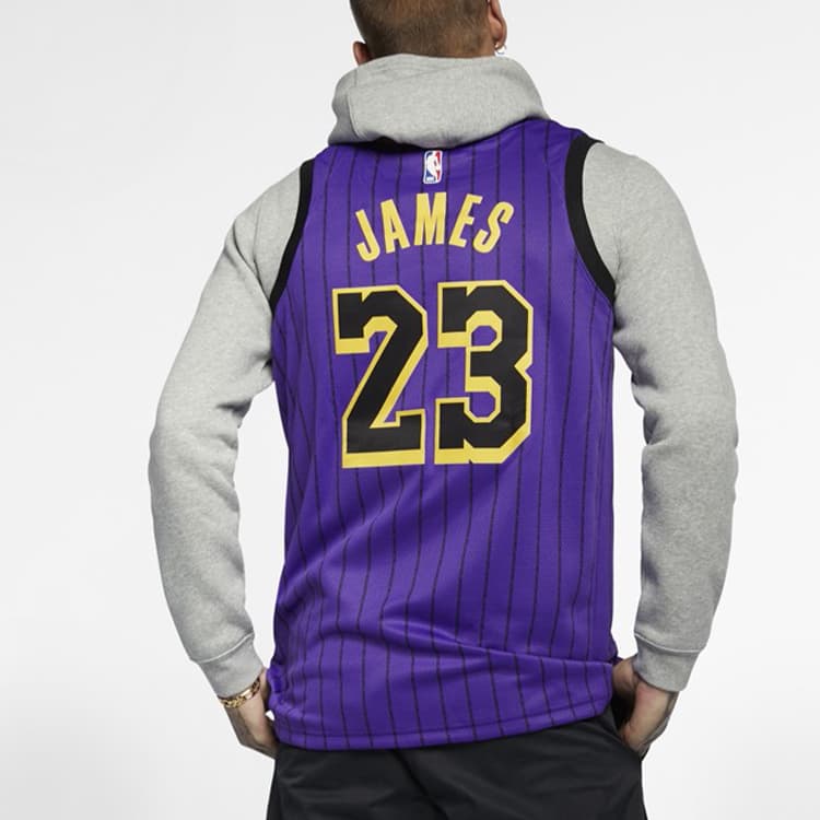 Баскетбольная майка Nike LeBron James Lakers Jersey - изображение 5