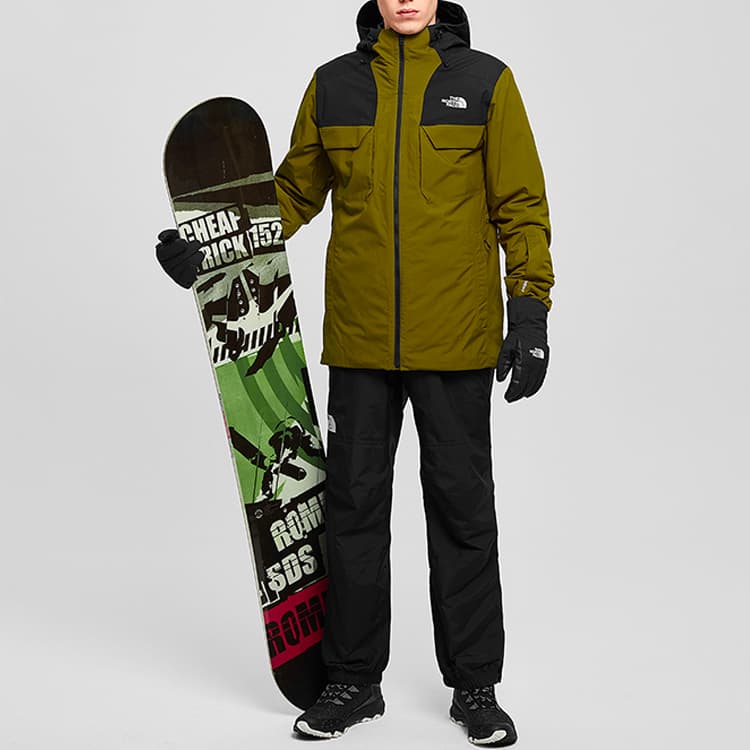 Демисезонная куртка THE NORTH FACE - изображение 2