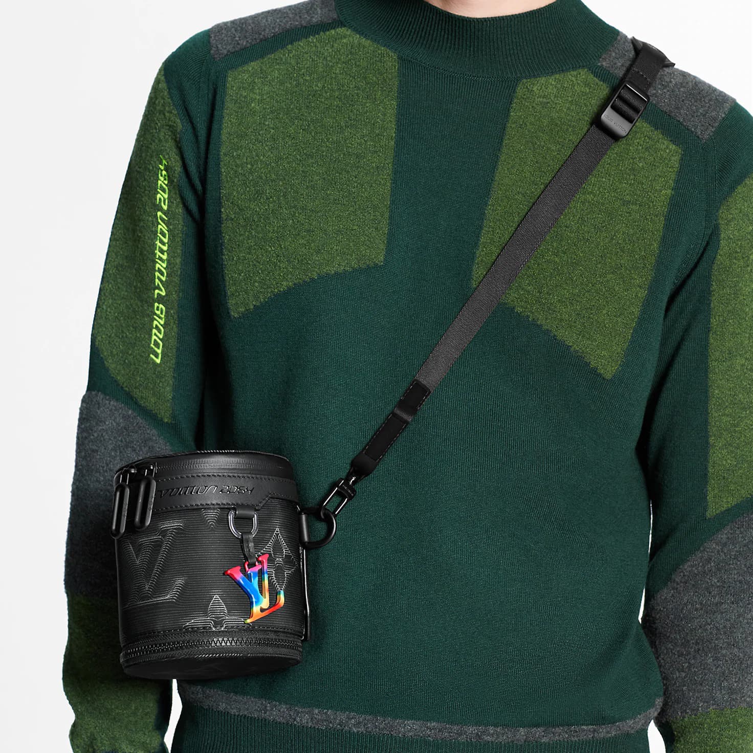 Сумка через плечо Louis Vuitton 2054 Expandable Polochon - изображение 9