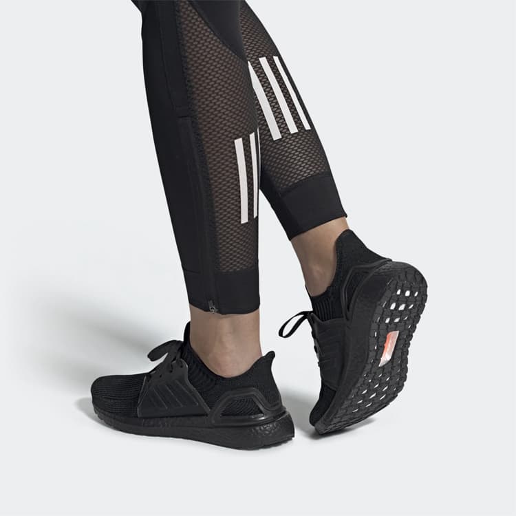 Кроссовки для бега adidas Ultraboost 19 - изображение 7