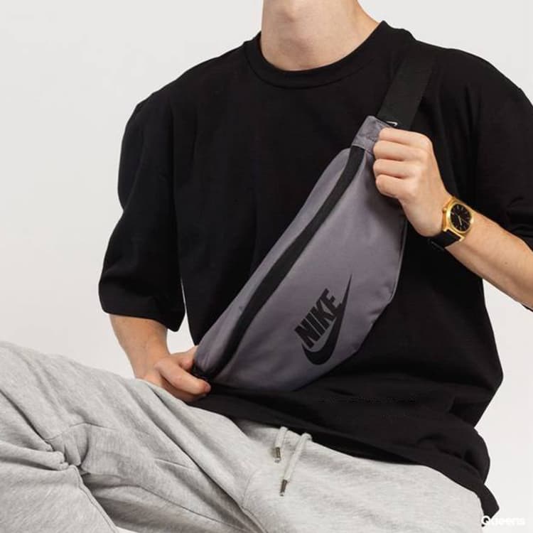 Поясная сумка Nike Spotswear Basic Logo Crossbody Bag Gray - изображение 5