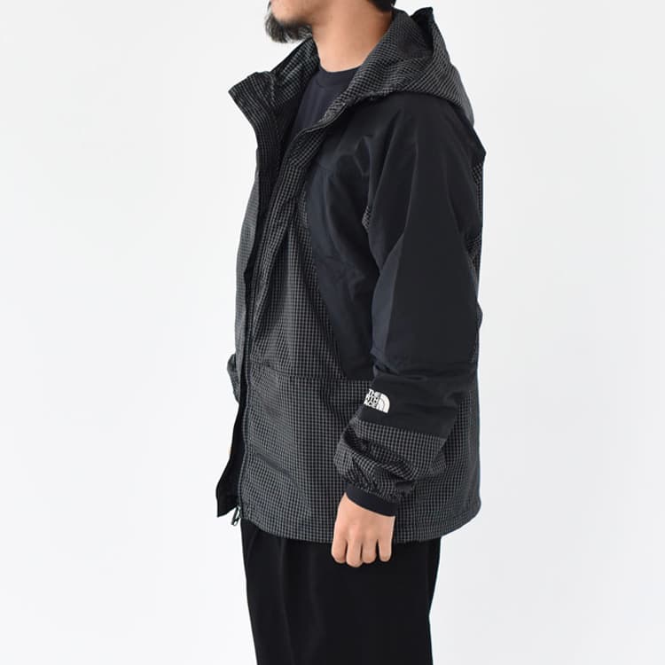 Демисезонная куртка The North Face Purple Label Mountain Wind Parka Black - изображение 2