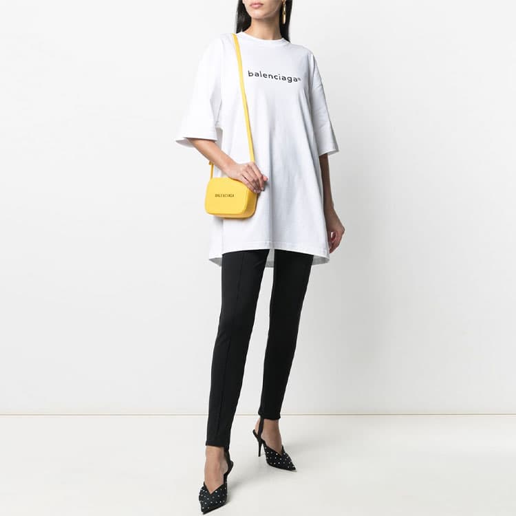 Футболка Balenciaga SS21 White T-Shirt - изображение 3