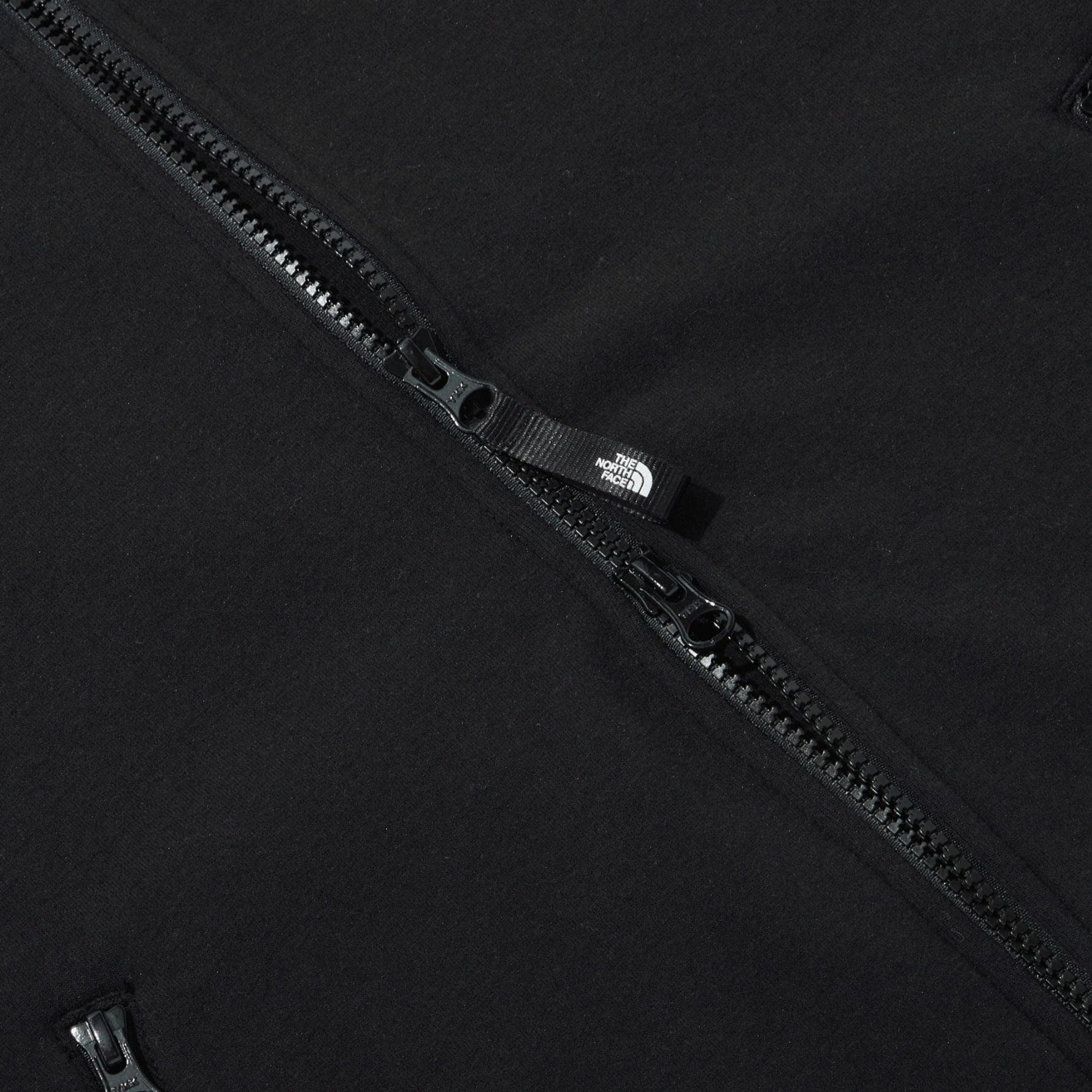 Куртка The North Face Logo Embroidered Zip Jacket Black - изображение 4