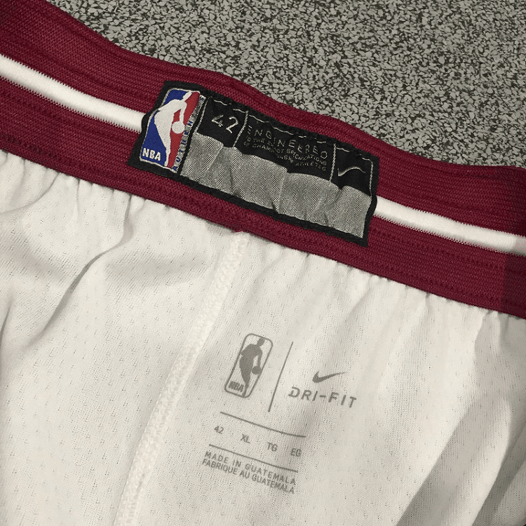 Баскетбольные шорты Nike Cavaliers Fan Edition Basketball Shorts White - изображение 3