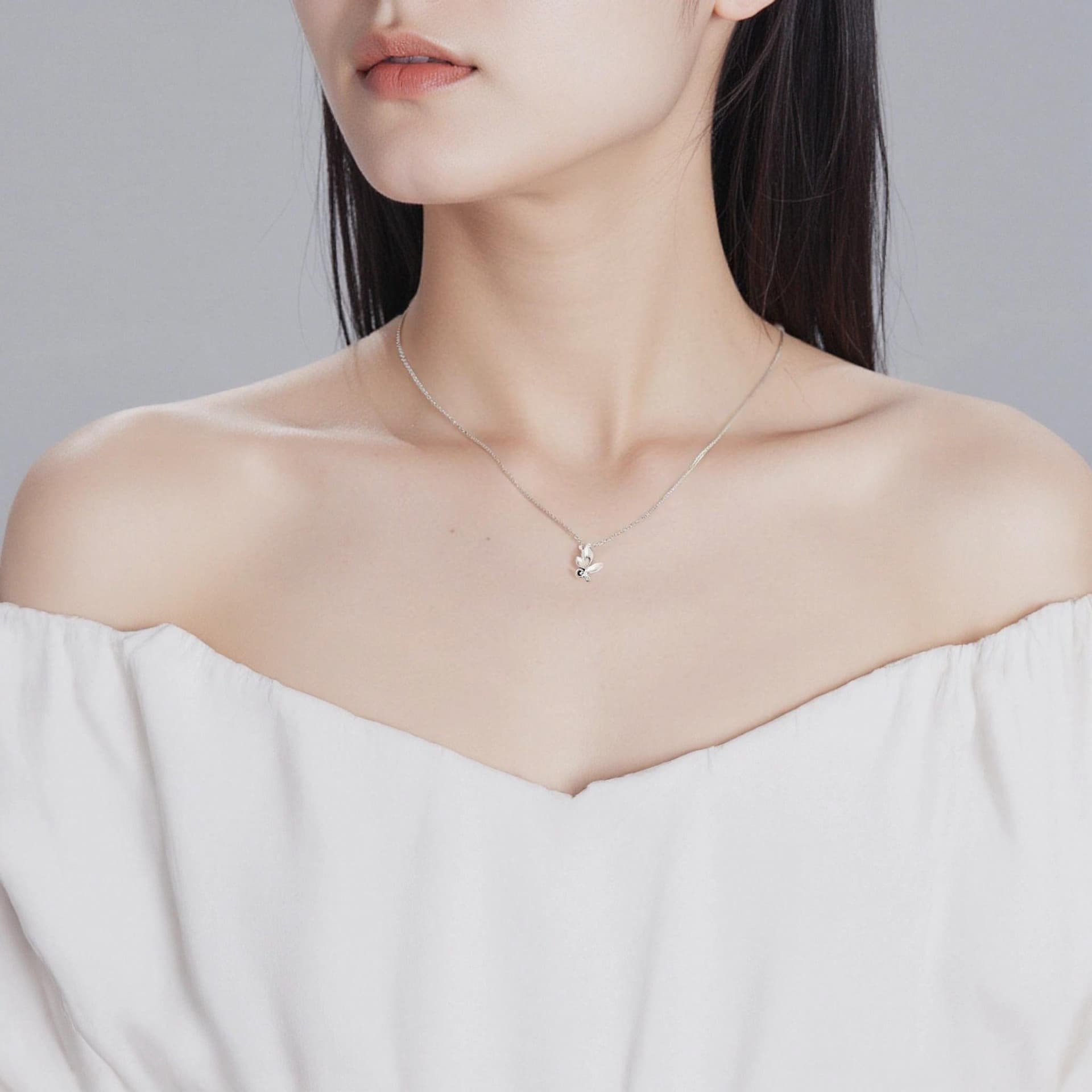 Ожерелье Tiffany & Co. Paloma Picasso Olive Leaf Necklace - изображение 3