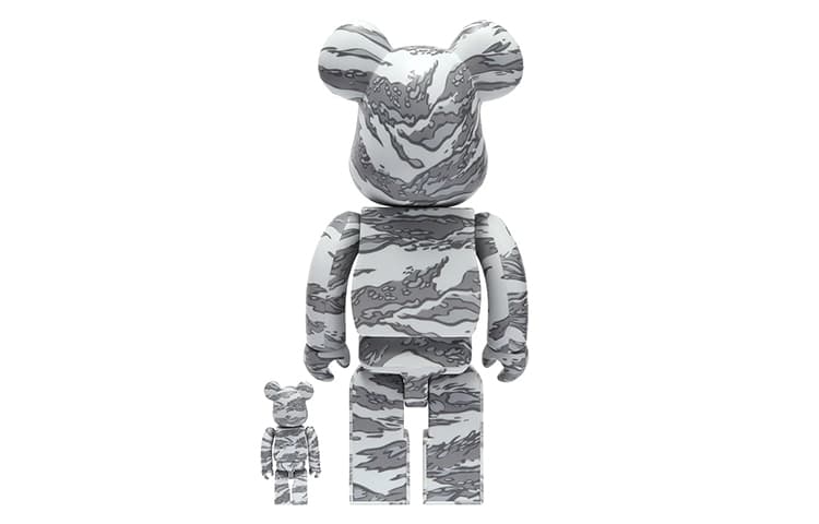 Фигурка atmos x solebo x BERBRICK 100+400 - изображение 3