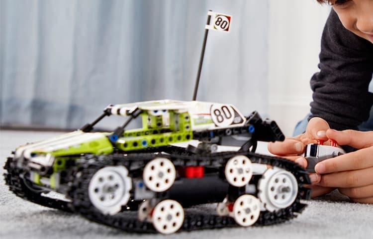 Конструктор LEGO Technic RC Tracked Racer 42065 - изображение 4