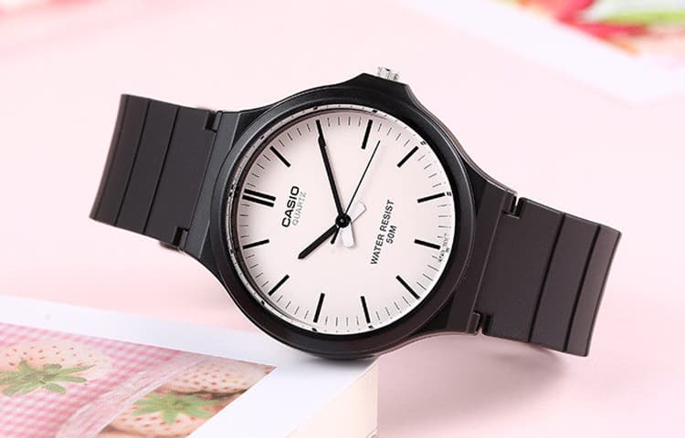 Часы CASIOYOUTH MW-240-7E - изображение 2