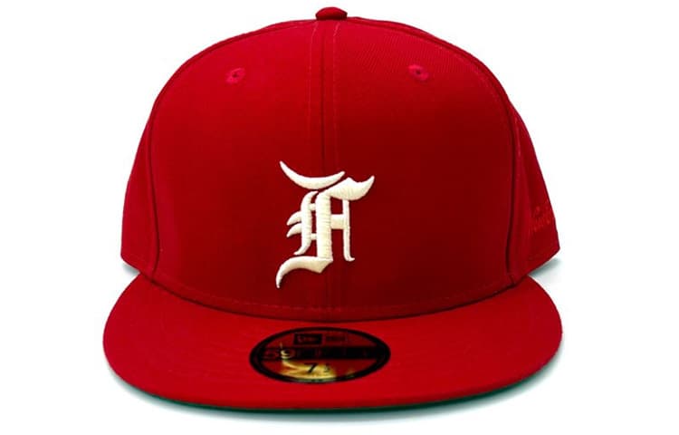 Кепка FEAR OF GOD ESSENTIALS New Era Fitted Cap Red White - изображение 1