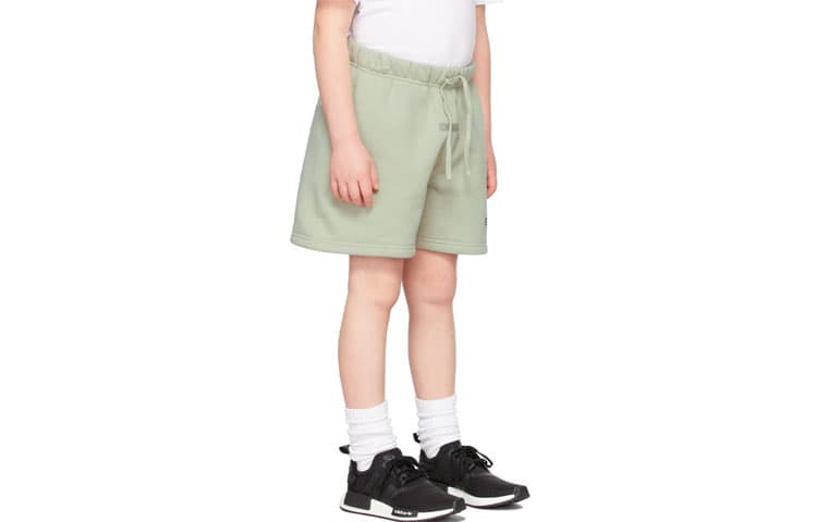 Fear of God Essentials FW21 Kids GreenConcrete Sweat Shorts Logo - изображение 3