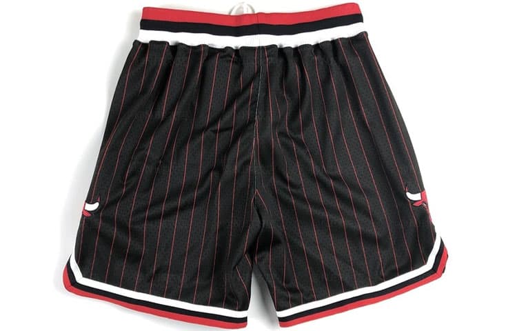 Баскетбольные шорты Mitchell Ness SS22 96-97 AU - изображение 2