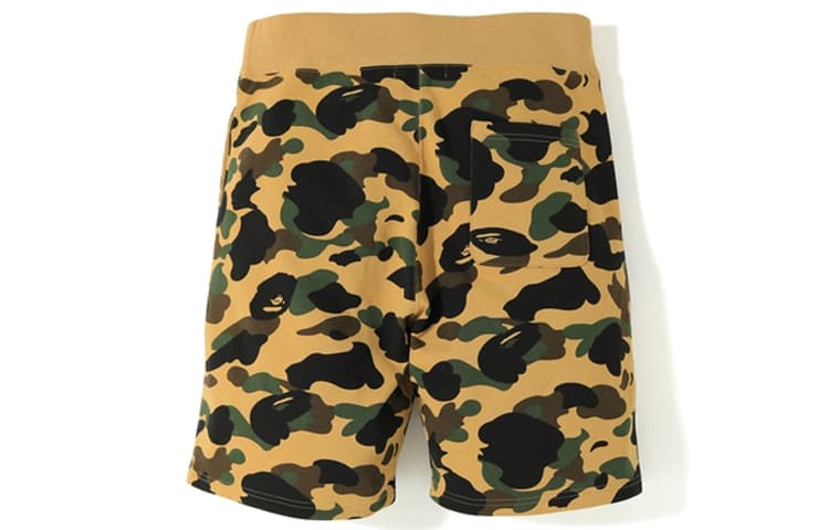 Шорты A BATHING APE 1st Camo Shark Sweat Shorts Yellow Camo - изображение 2