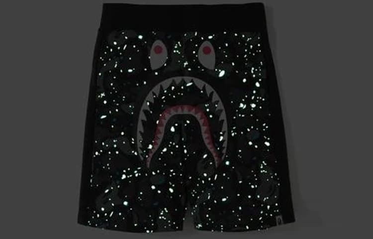 Шорты A BATHING APE Space Camo Shark Sweat Shorts - изображение 3
