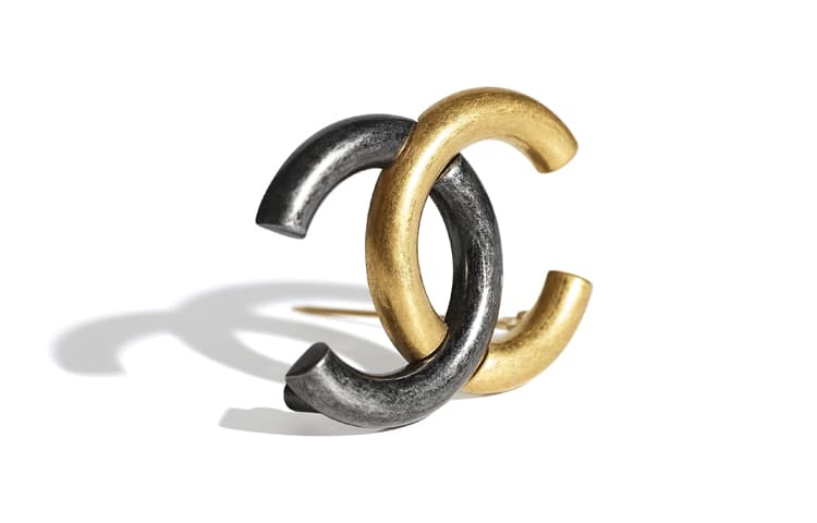 Брошь CHANEL logo - изображение 2