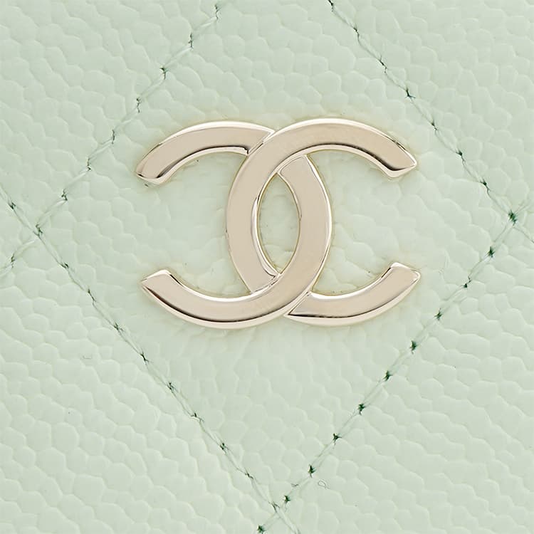 Сумка CHANEL Quilted Round Bag Light Green - изображение 6