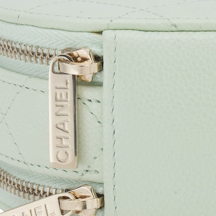Сумка CHANEL Quilted Round Bag Light Green - изображение 5