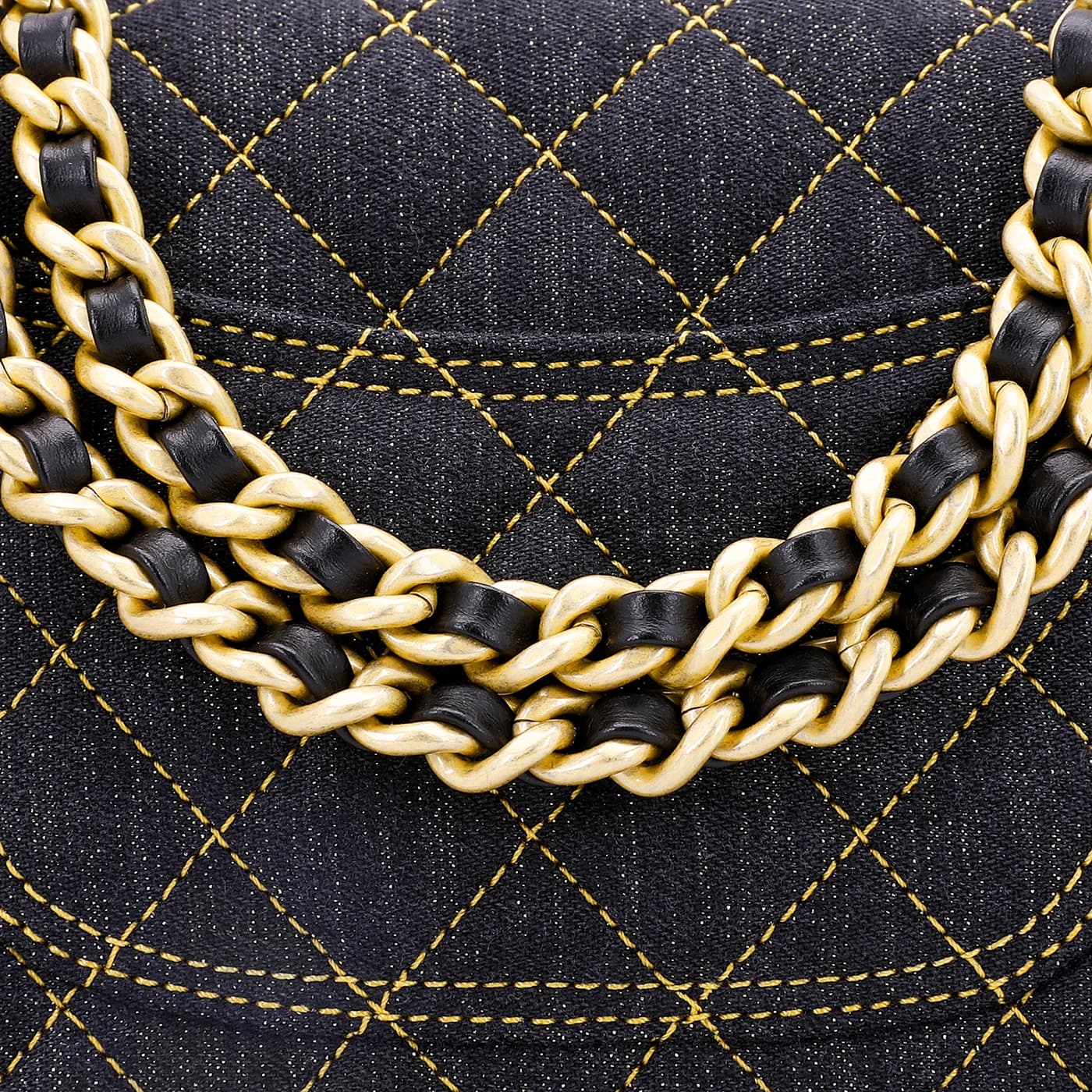 Сумка через плечо CHANEL Classic Chain Denim Messenger Bag Small Black - изображение 7