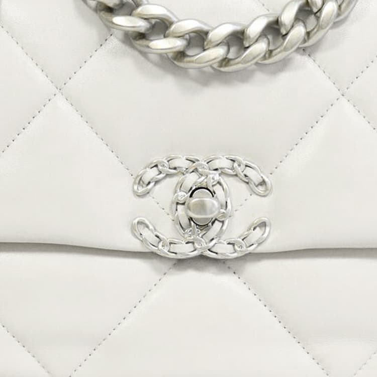 Сумка через плечо Chanel 19 Bag White - изображение 4
