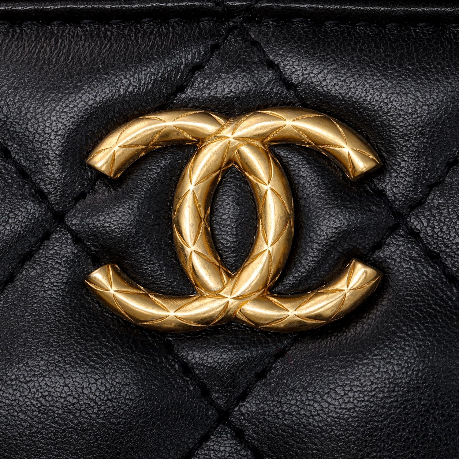 Сумка через плечо CHANEL 23B - изображение 5
