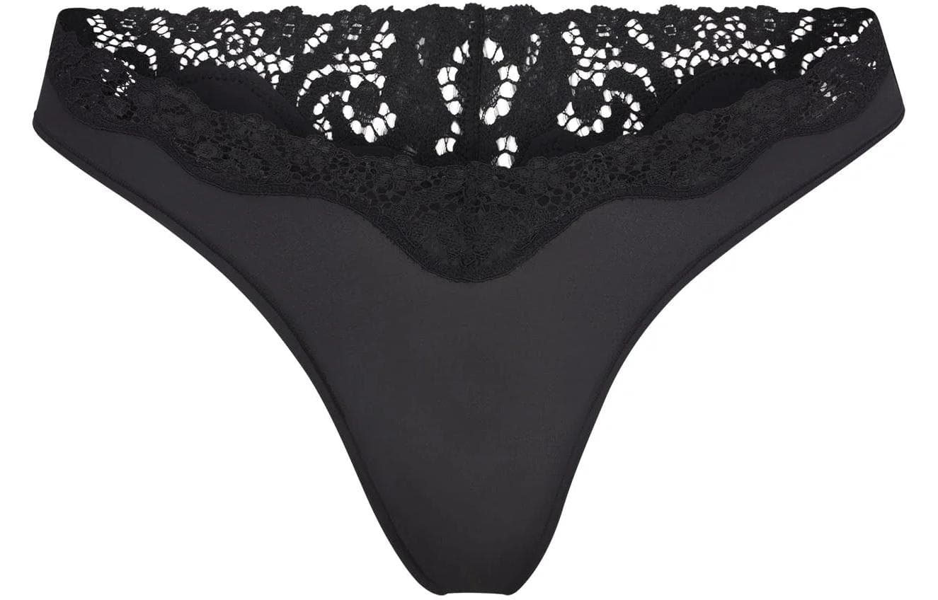 Трусы SKIMS FITS EVERYBODY LACE DIPPED THONG 1 ONYX - изображение 1