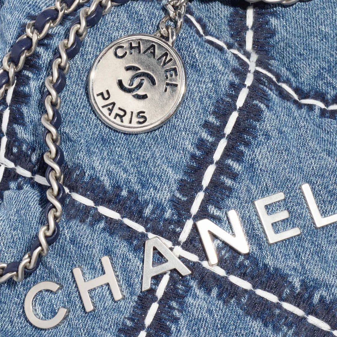 Сумка CHANEL 24P Logo - изображение 4