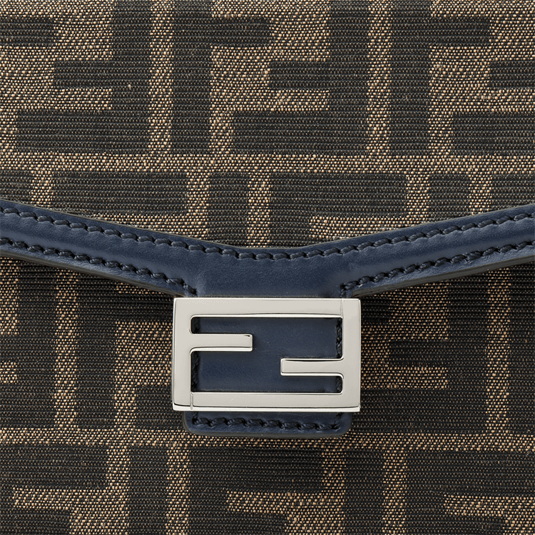 Сумка через плечо Fendi Baguette Trunk - изображение 10