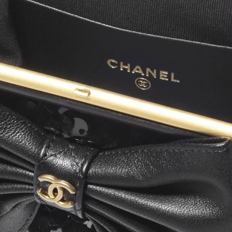 Сумка через плечо CHANEL 24A - изображение 3